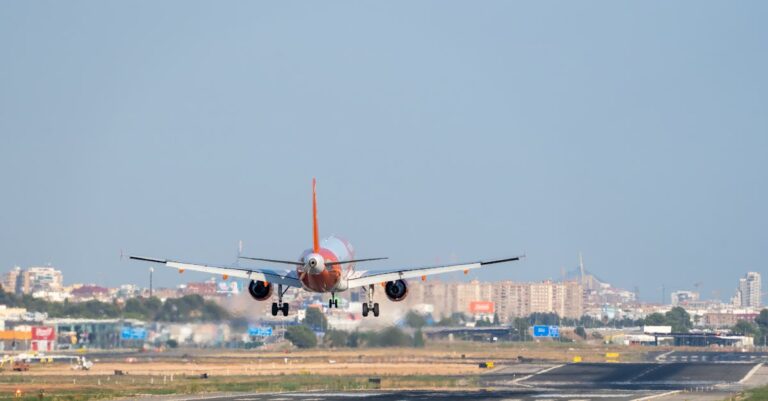 Illustration de EasyJet : un pilote suspendu ivre et nu la veille d'un vol easyjet-pilot-suspended