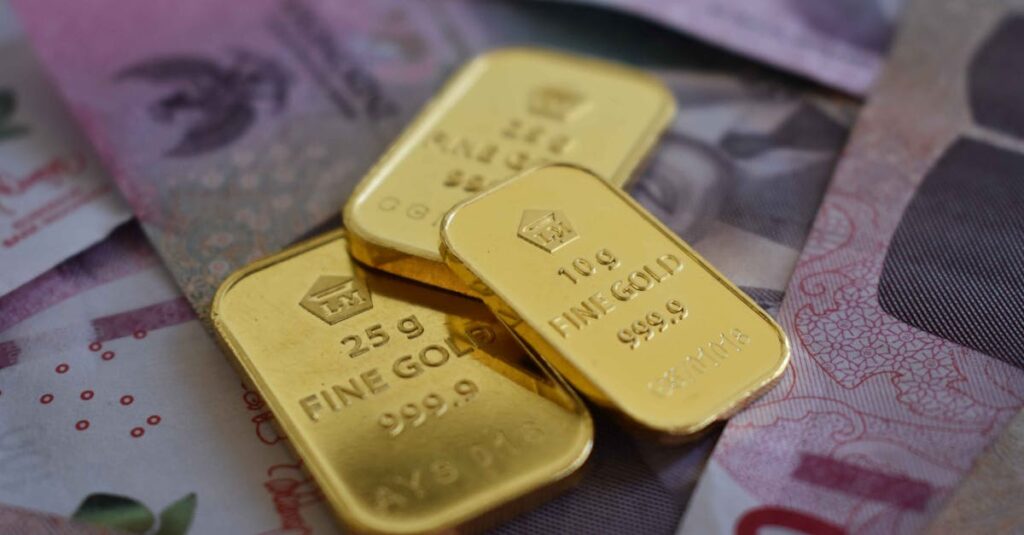 Illustration de L'or au sommet : stratégies d'investissement actuelles gold-bar-stack
