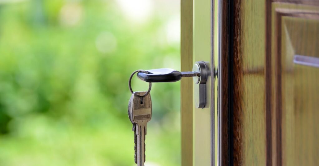Illustration de Assurances 2025 : fortes hausses en vue, jusqu'à 12% pour l'habitation home-insurance-increase
