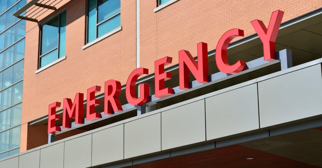 Illustration de Urgences d'Agen : le "plan blanc" activé face à l'épuisement des soignants hospital-emergency-department