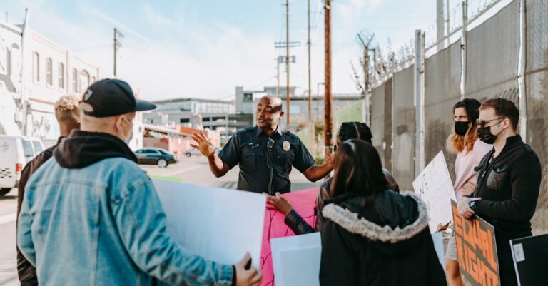 Illustration de Cessez-le-feu en Ukraine : Macron et Trump s'accordent macron-trump-discussion