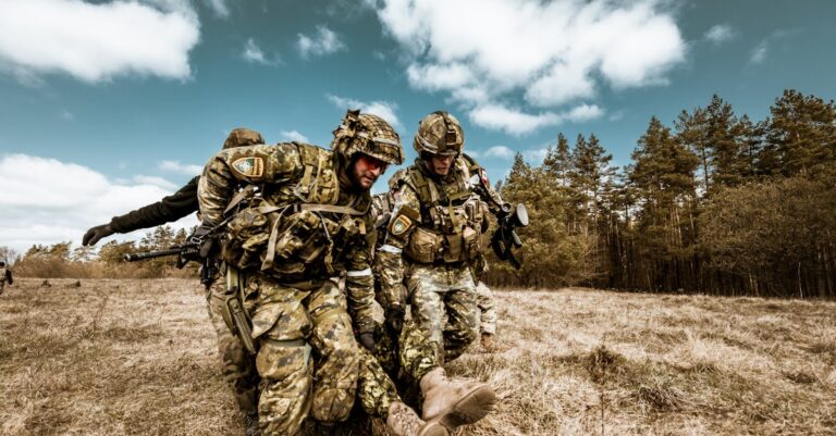 Illustration de Agression à Nantes : un colocataire blessé à l'arme blanche man-injured-weapon
