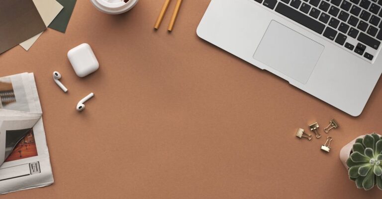 Illustration de Le Monde : Gérer les connexions simultanées pour une lecture fluide newspaper-multi-devices