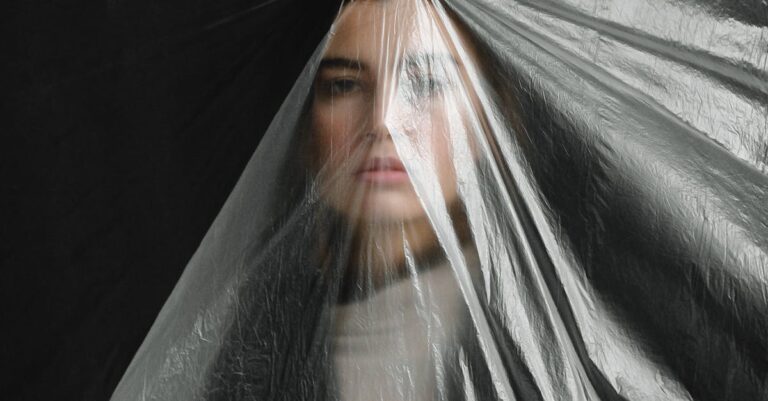 Illustration de Pollution plastique : traité mondial enlisée à mi-parcours plastic-pollution-negotiations