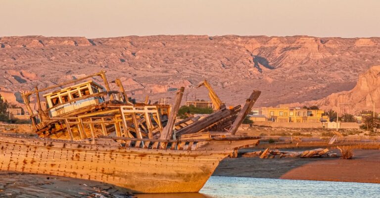 Illustration de Trump allège les règles spatiales, avantage pour SpaceX rocket-launch-desert