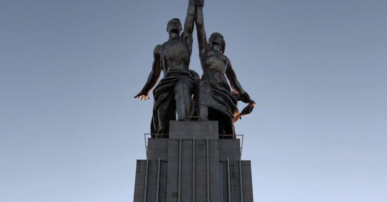 Illustration de Malgré l'interdiction, la propagande russe persiste en Europe russian-propaganda-eu