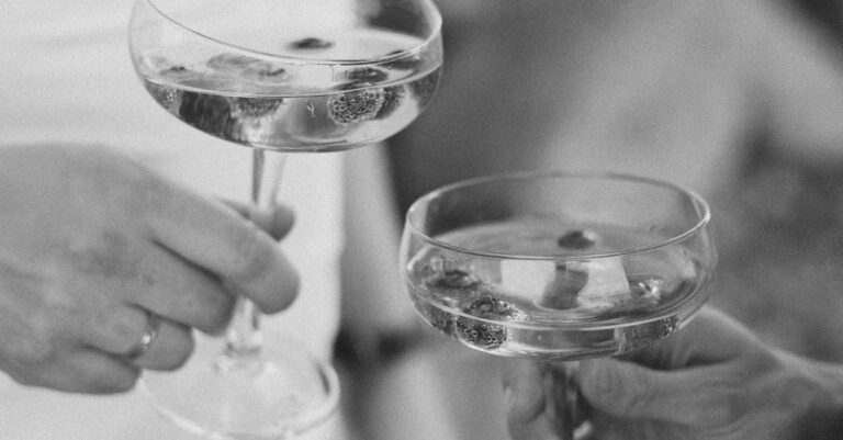 Illustration de Mariage sans enfants : un choix assumé qui divise wedding-adult-party