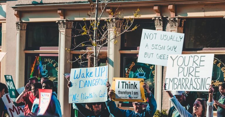 Illustration de Jeunes et politique : l'engagement numérique pour 2027 youth-political-engagement