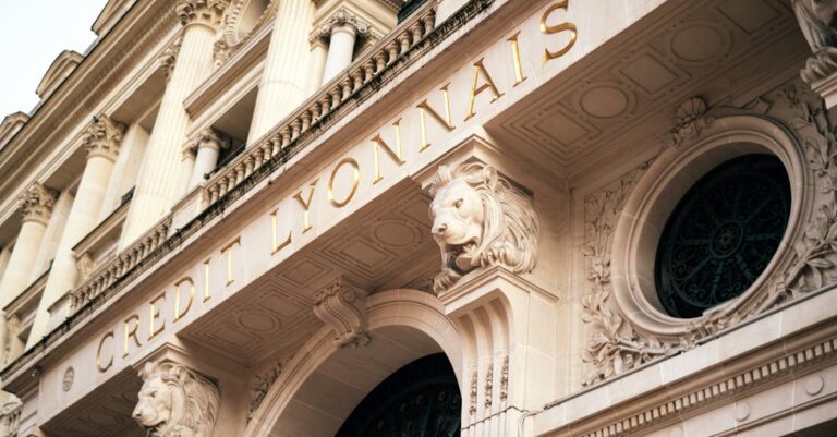 Illustration de Fitch dégrade la note de la France : quelles conséquences ? France-credit-rating-downgrade