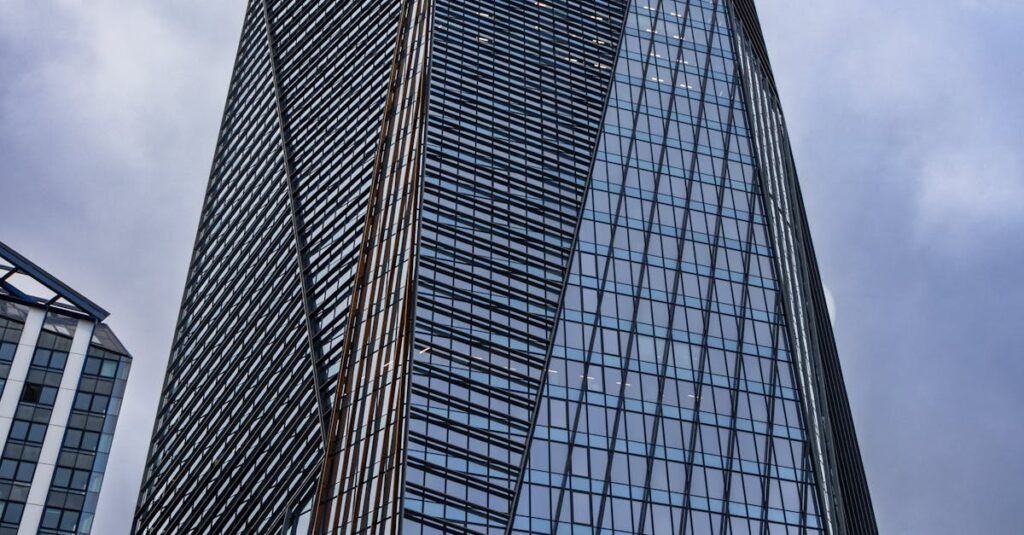 Illustration de La note de la France dégradée par Fitch : quelles conséquences ? France-economy-finance