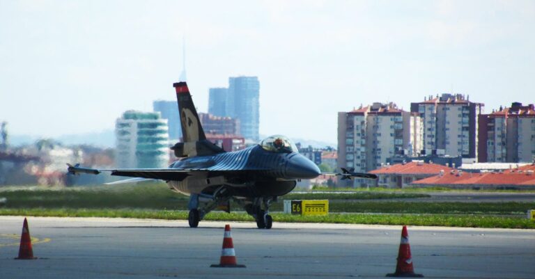 Illustration de Crise du logement : le congrès HLM 2025 alerte l'État HLM-buildings-Thiais