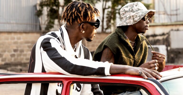 Illustration de Décentralisation : Leonetti interpelle Lecornu sur ses ambitions Jean-Leonetti-Sebastien-Lecornu-discussing-decentralization