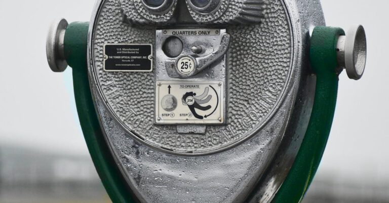 Illustration de Make Billionaires Pay : Le débat sur la taxation des plus riches s'intensifie Make-Billionaires-Pay-protest-New-York