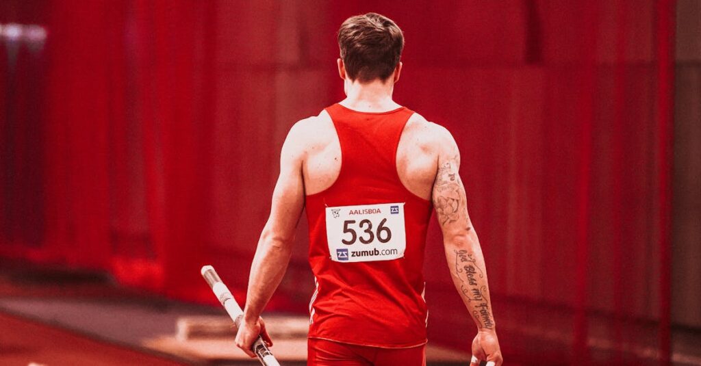Illustration de Mondo Duplantis bat son 14e record du monde à la perche (6,30 m) Mondo-Duplantis-pole-vault