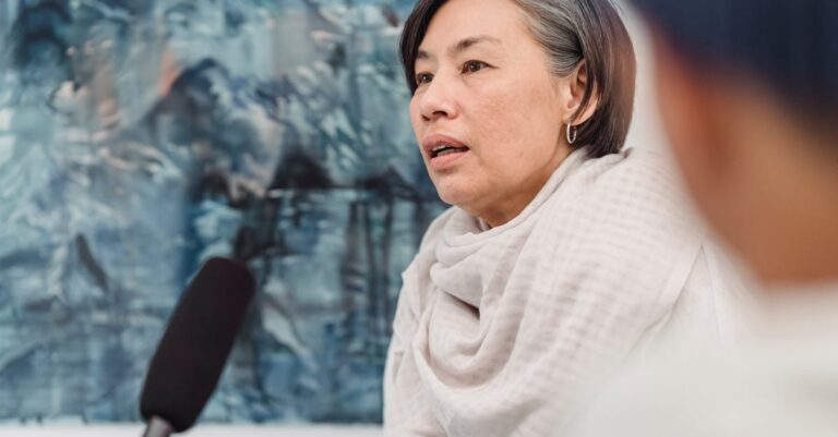 Illustration de Patrick Boucheron : L'Histoire, pomme de discorde et pilier démocratique Patrick-Boucheron-historian-interview