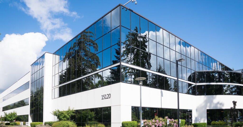Illustration de Worldline : Crise Majeure et Chute Boursière du Géant des Paiements Worldline-headquarters-building