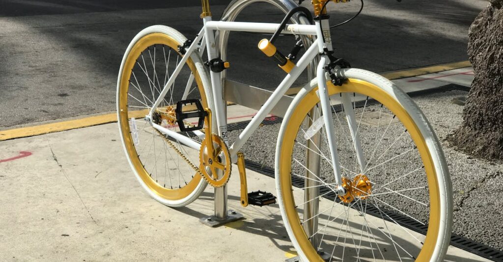Illustration de Antivols vélo : comparatif des meilleurs cadenas testés en 2025 bike-lock-comparison