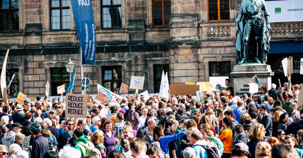 Illustration de Mobilisation nationale pour le climat et la justice sociale climate-protest-France
