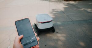 Illustration de DeepL Défie Google : L'IA de Traduction Lance Son Agent Autonome deepl-autonomous-AI-agent