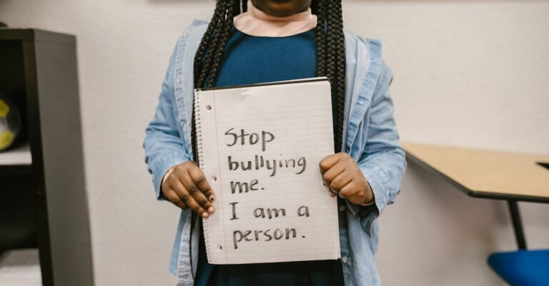 Illustration de Permis de conduire : grève des auto-écoles contre les délais d'attente driving-school-protest