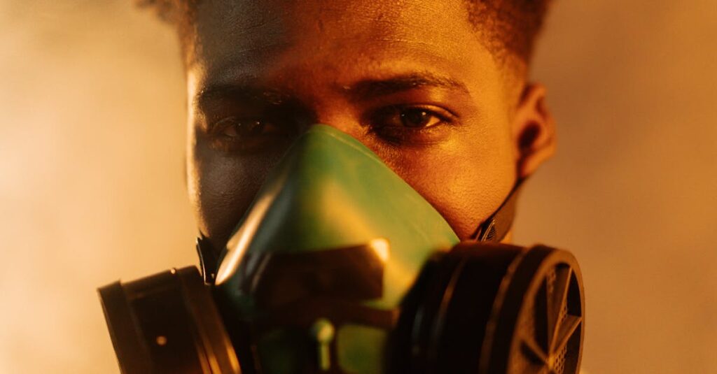 Illustration de Masques jetables : un danger invisible pour l'homme et l'environnement face-masks-pollution