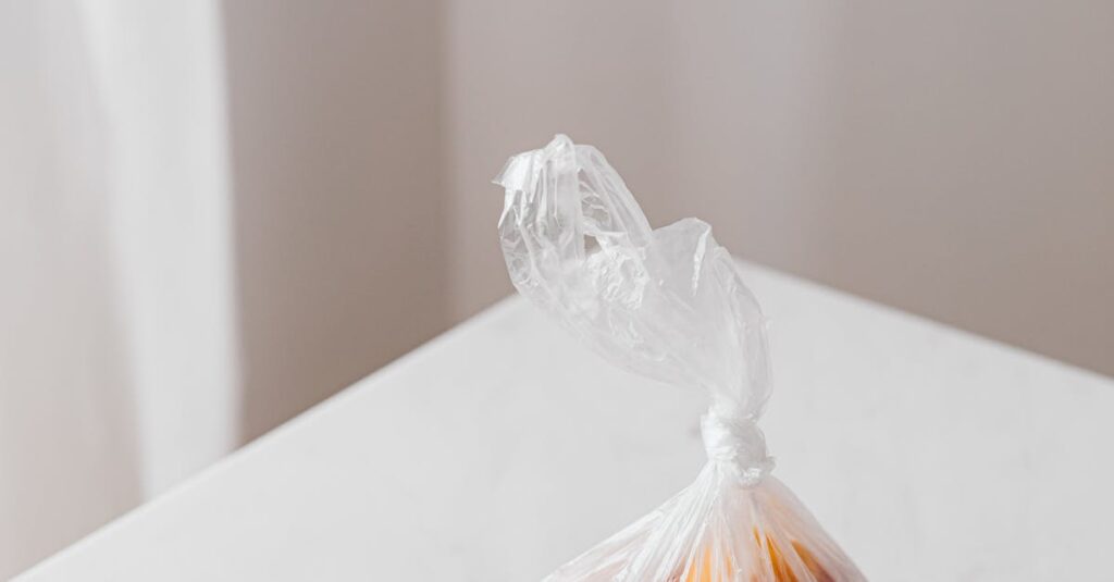 Illustration de Associations en crise : coupes budgétaires et précarité croissante food-waste-sorting