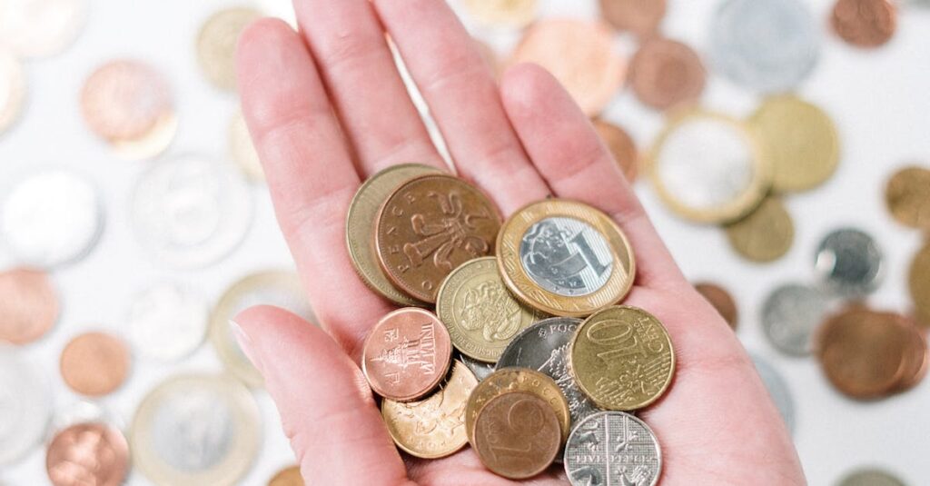 Illustration de Bourses en repli : la Fed, l'euro et l'or au cœur des tensions gold-euro-dollar
