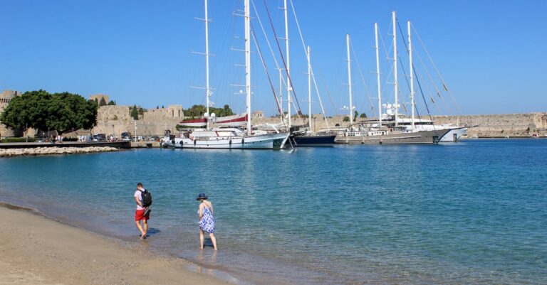 humanitarian-flotilla-greece