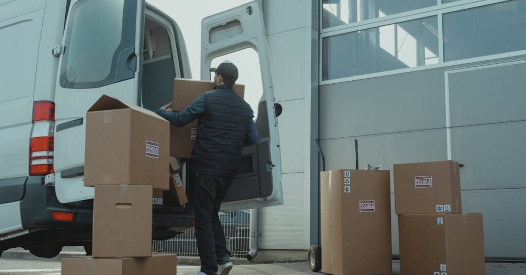 Illustration de Trafic postal vers les USA en chute libre après les droits de douane royal-mail-delivery-van