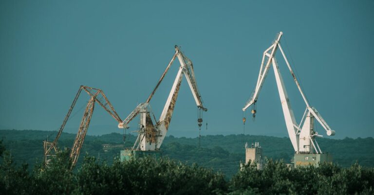Illustration de Travaux urbains : un casse-tête avant les municipales 2026 urban-construction-site-1