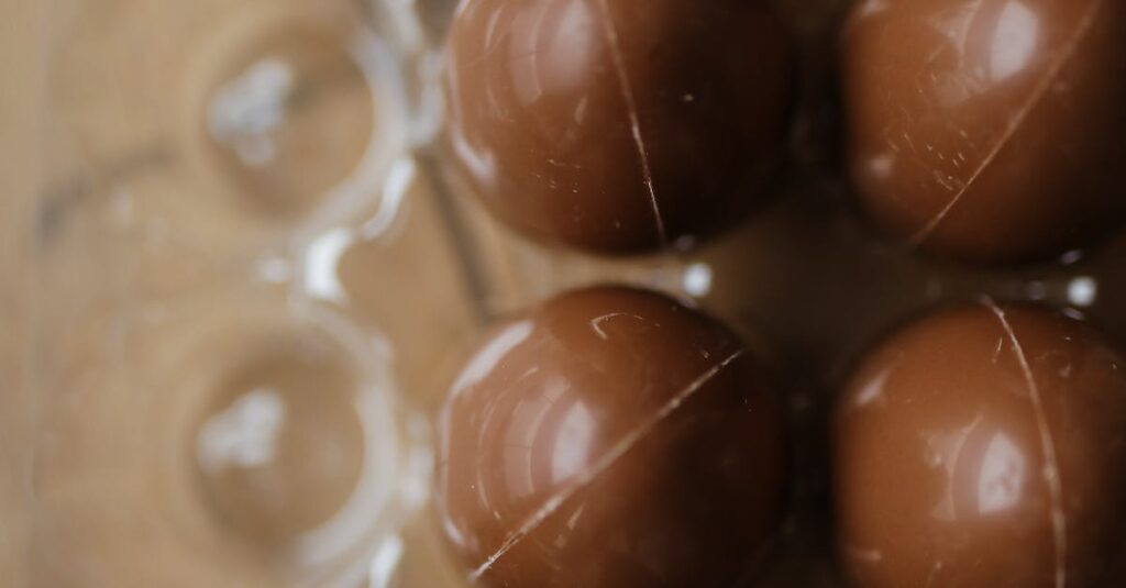 Illustration de Cachou Lajaunie : un entrepreneur héraultais veut relancer la production yellow-round-candy-box