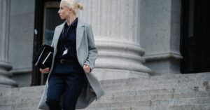 Illustration de Aurore Bergé réentendue comme témoin assisté dans l'enquête pour faux témoignage Aurore-Berge-courthouse
