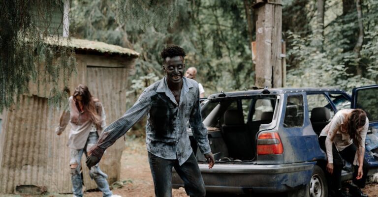 Illustration de Le président Noboa attaqué en Équateur : balles et pierres Daniel-Noboa-attacked-car