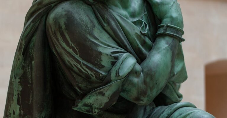 Illustration de Remaniement : Rebsamen refuse le gouvernement Lecornu French-minister-resignation