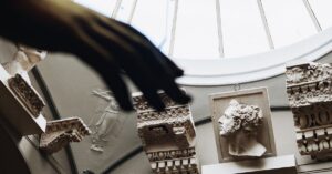 Illustration de Frieze Londres 2025 : Diversité, Jeunes Talents et Renouveau Artistique Frieze-London-art-fair