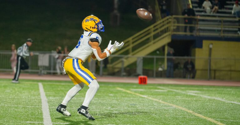 Illustration de Maccabi Tel-Aviv sans supporters à Aston Villa pour l'Europa League Maccabi-Tel-Aviv-football-stadium