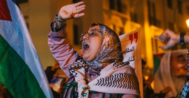 Illustration de Maroc : manifestations autorisées et tensions persistantes Morocco-protests-night