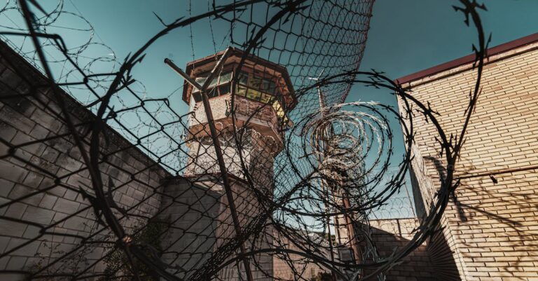 Nicolas-Sarkozy-prison-2