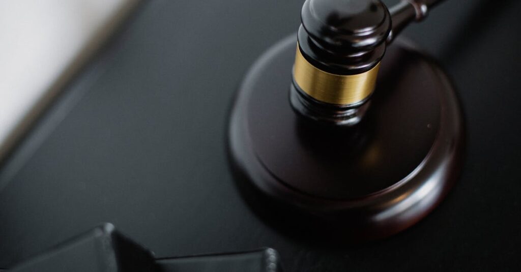 Illustration de P. Diddy condamné à plus de 4 ans de prison pour violences sexuelles P.-Diddy-court-hearing