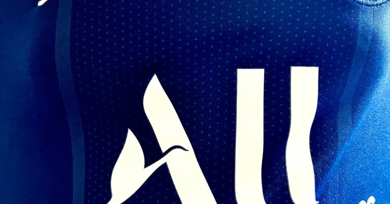 Illustration de Match nul spectaculaire entre le PSG et Strasbourg (3-3) PSG-vs-Strasbourg-football-match