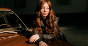 Illustration de Philippe de Villiers : regain d'influence et stratégie médiatique Philippe-de-Villiers-portrait