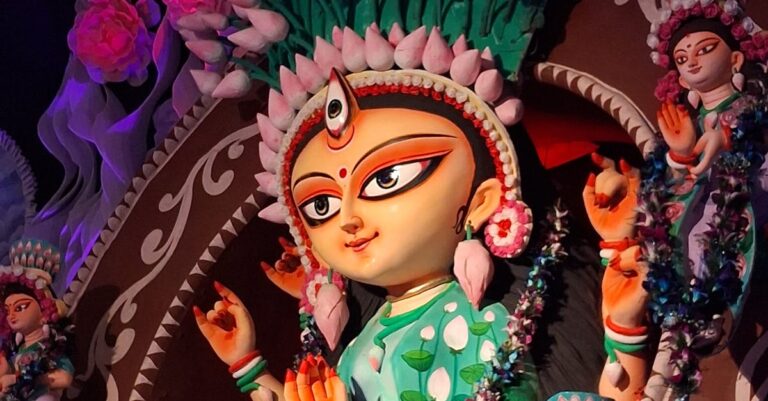 Illustration de Robert Badinter entre au Panthéon : hommage à un visionnaire Robert-Badinter-Pantheon-ceremony