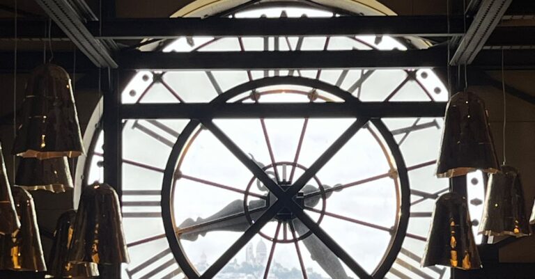 Sababa-restaurant-interior-Paris
