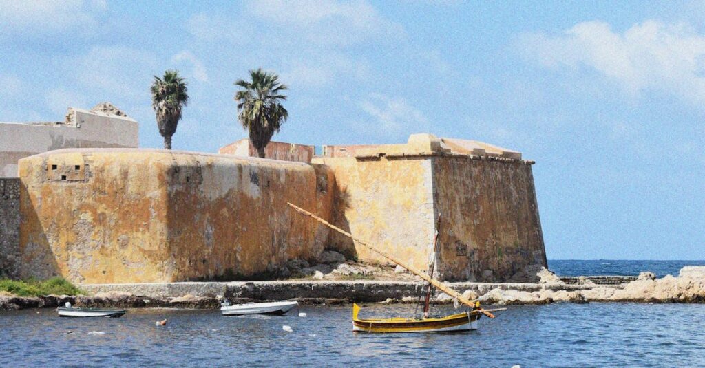 Illustration de Saint-Louis du Sénégal : la cathédrale menacée par les eaux Saint-Louis-cathedral-Senegal