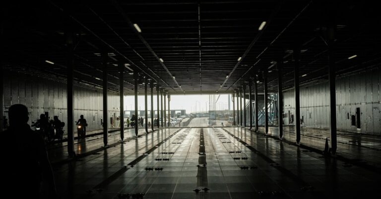 Illustration de Sébastien Lecornu: Premier Ministre le plus éphémère de la Vème République Sebastien-Lecornu-Matignon-exit