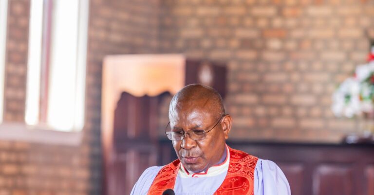 Illustration de Sébastien Lecornu démissionne : les raisons d'un départ choc Sebastien-Lecornu-Matignon-podium-1