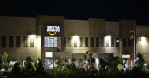 Illustration de Amazon : 30 000 licenciements en vue, l'Amérique s'inquiète amazon-warehouse-usa