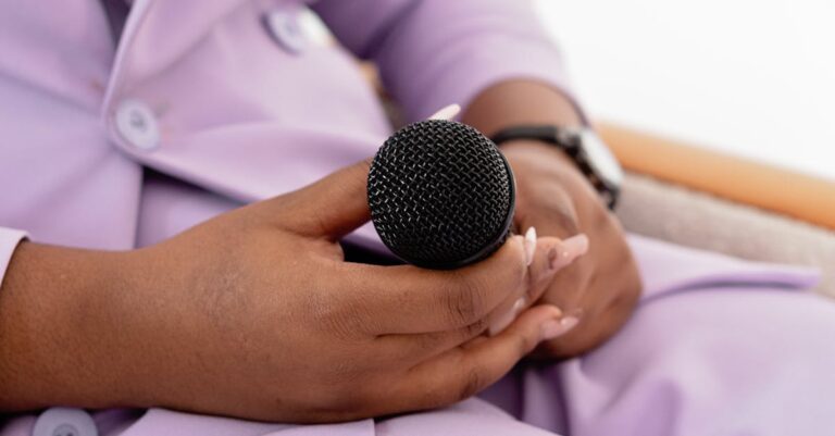 Illustration de Puigdemont rompt l'accord avec Madrid, menaçant Sanchez carles-puigdemont-press-conference