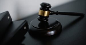 Illustration de Perpétuité incompressible pour Dahbia Benkired, meurtrière de Lola courtroom-justice-verdict-3