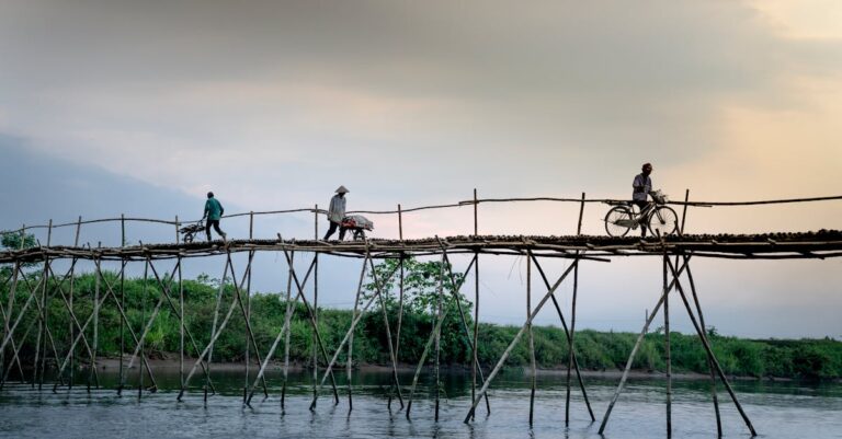 Illustration de Inondations record au Vietnam: des milliers évacués à Huê flooding-Hue-Vietnam